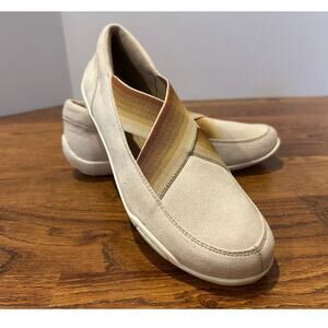 Ros Hommerson Women's Clever Faux Suede Slip On Shoes Ivory/Brown Size 8 NWT